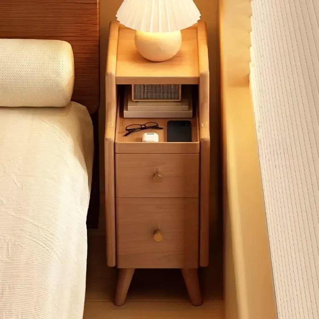 Tables de chevet étroites en bois blanc avec tiroirs