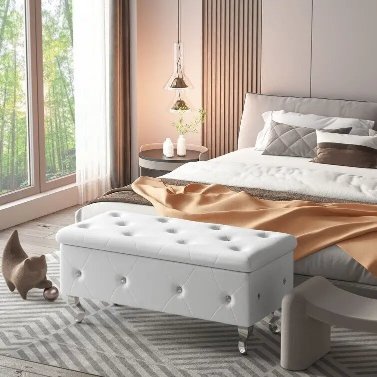 Banc de rangement capitonné en similicuir avec plateau relevable, boutons en cristal et pieds argentés