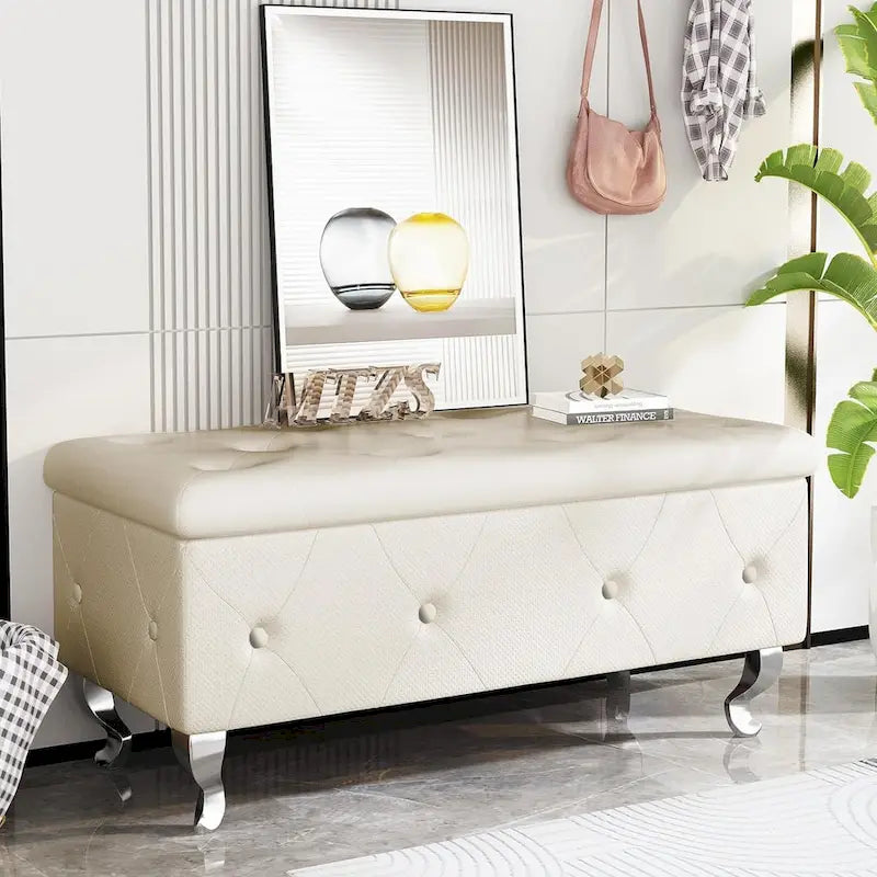 Banc de rangement capitonné en similicuir avec plateau relevable, boutons en cristal et pieds argentés