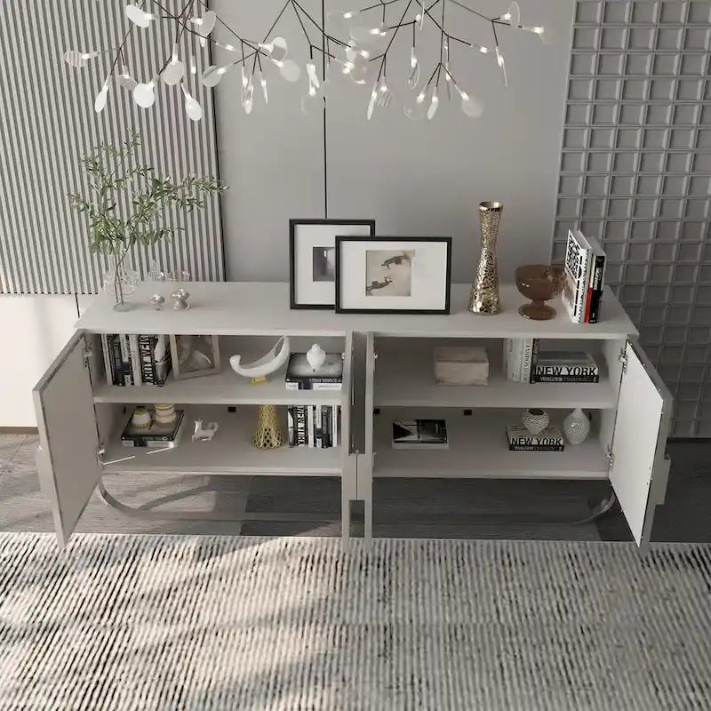 Buffet 4 portes effet bois avec pieds en métal doré
