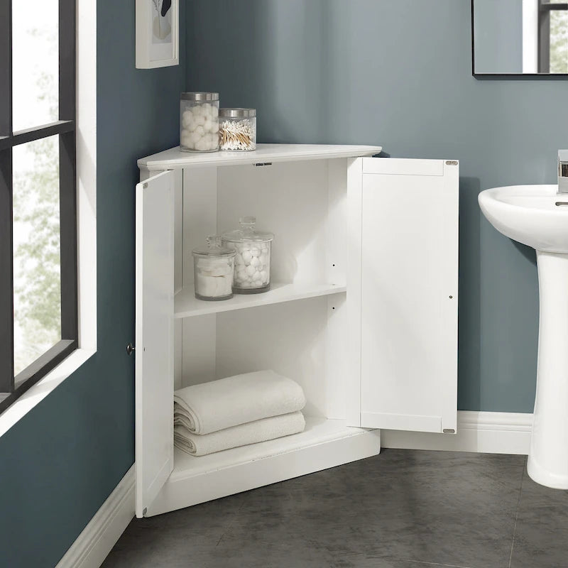 Meuble d'angle blanc avec portes à lambris et étagère réglable