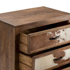 Commode de rangement à trois tiroirs en bois de manguier et peau de vache marron et blanche