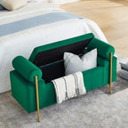 Banc coffre de rangement tapissé de velours avec accoudoirs roulés et pieds en fer doré, blanc vert beige